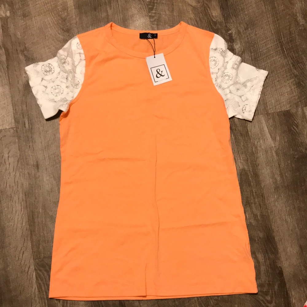 NWT ampersand avenue lace sleeve top